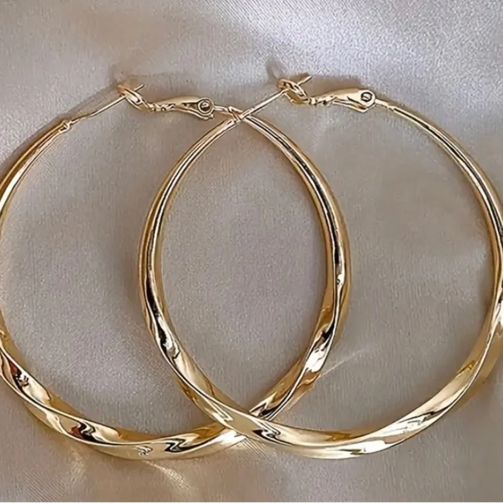 18k Gold Hoop Earrings 2.5”